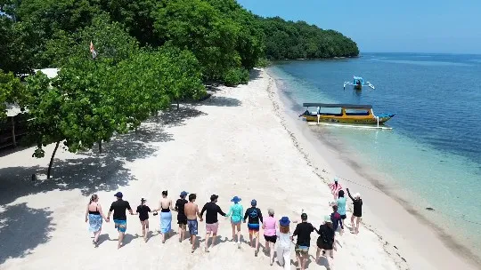 Secret Gili Tour: Gili Renggit, Gili Gede & Gili Layar Day Trip